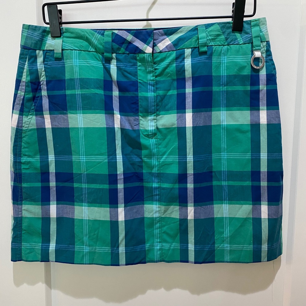Tommy Hilfiger Ladies Skirt. Size 10. Blue/Green/White Plaid. 100% Cotton. L=16"